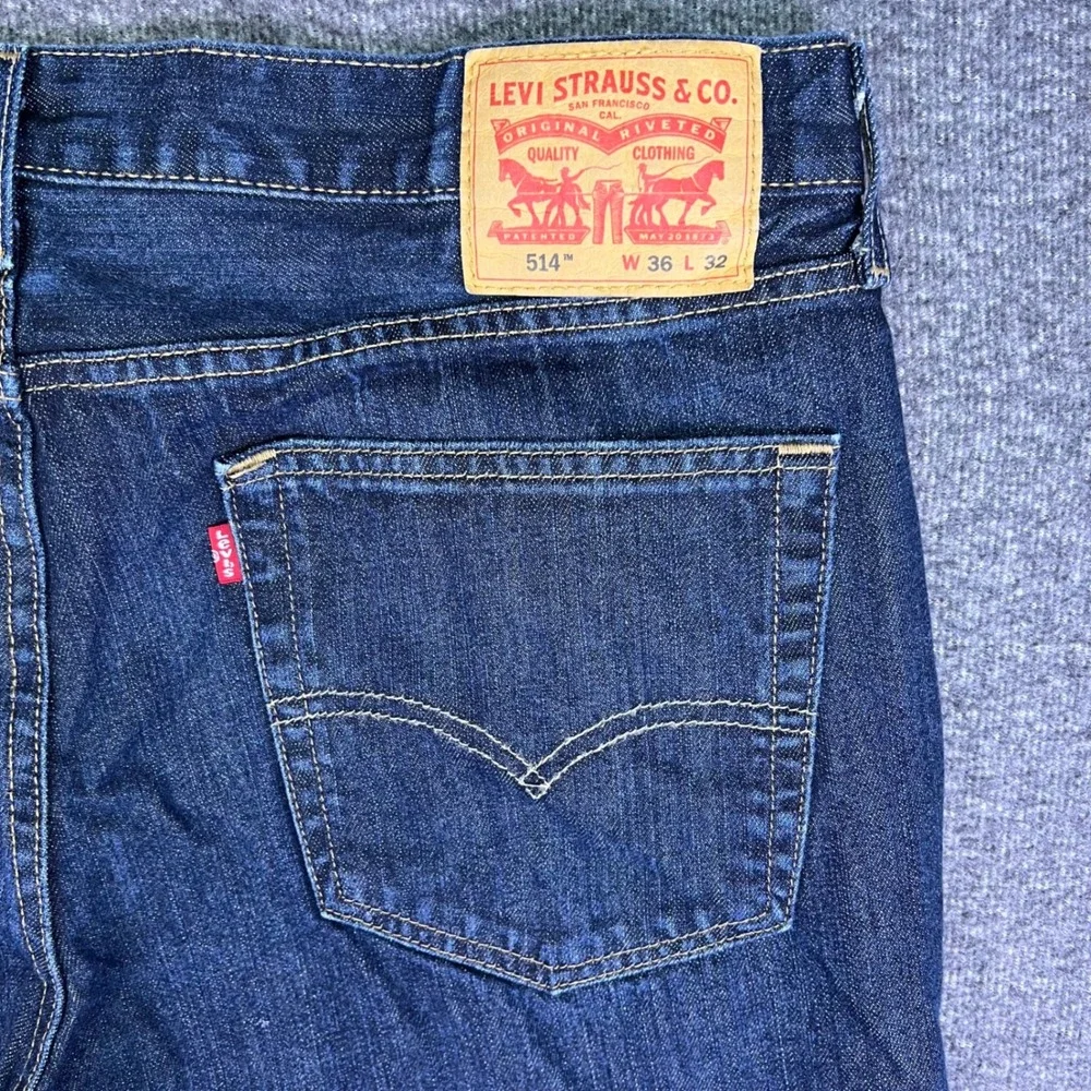 Levis 514 Jeans Mens 37x31 Dark Wash Blue Classic Casual Straight Denim Tag36x32